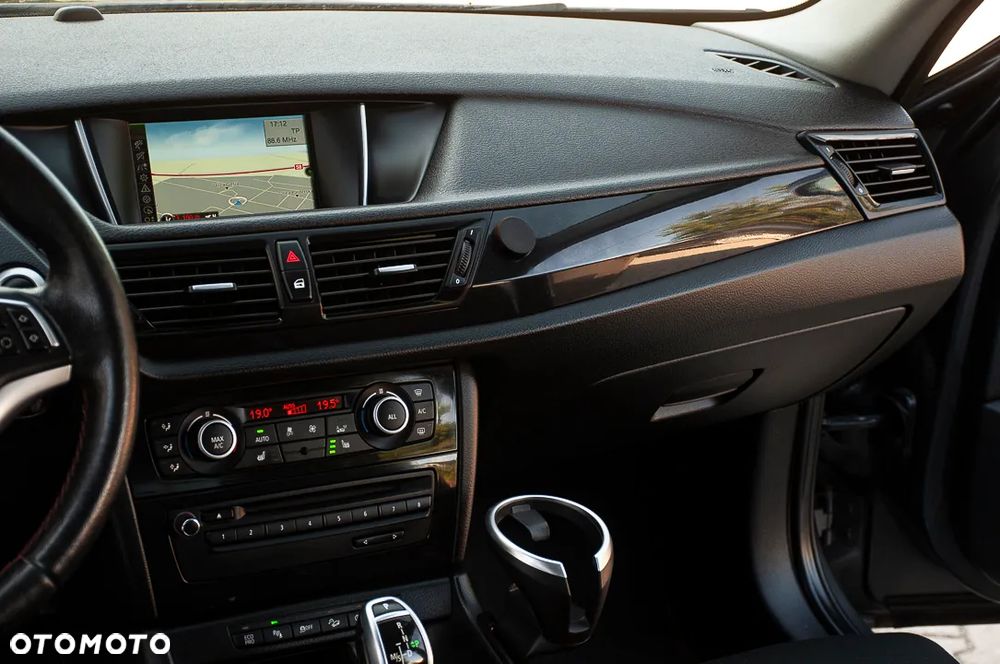 BMW X1 xDrive20d Sport Line - 30