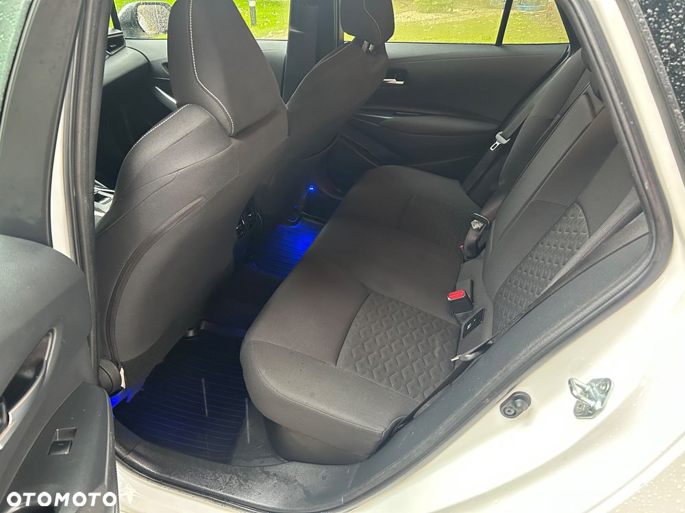 Toyota Corolla 2.0 Hybrid Comfort - 27