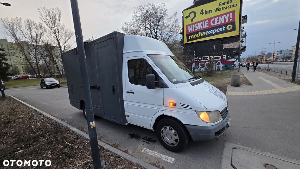 Mercedes-Benz Sprinter - 1