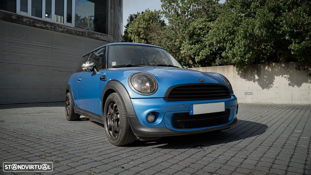MINI 3 Portas One D - 12