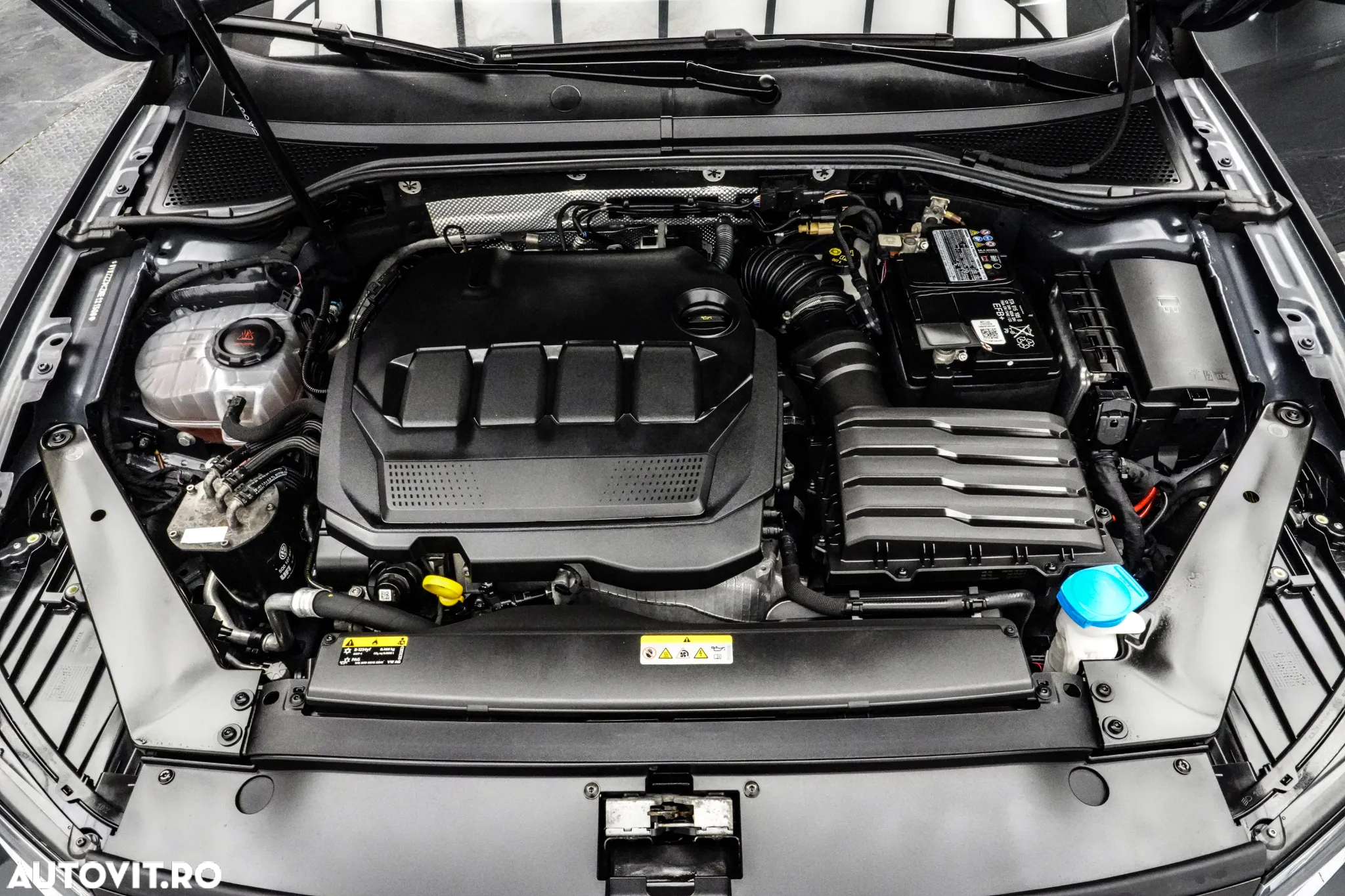 Volkswagen Passat 2.0 TDI DSG Trendline - 25