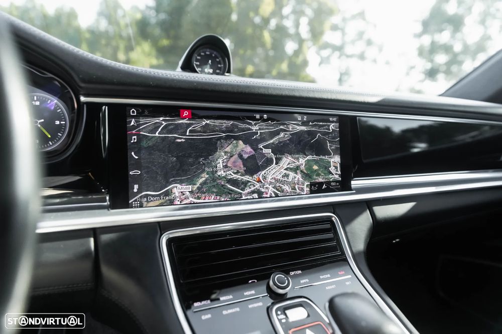 Porsche Panamera Sport Turismo 4 E-Hybrid - 22