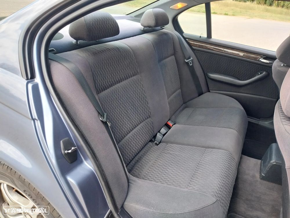 BMW 318 i - 4