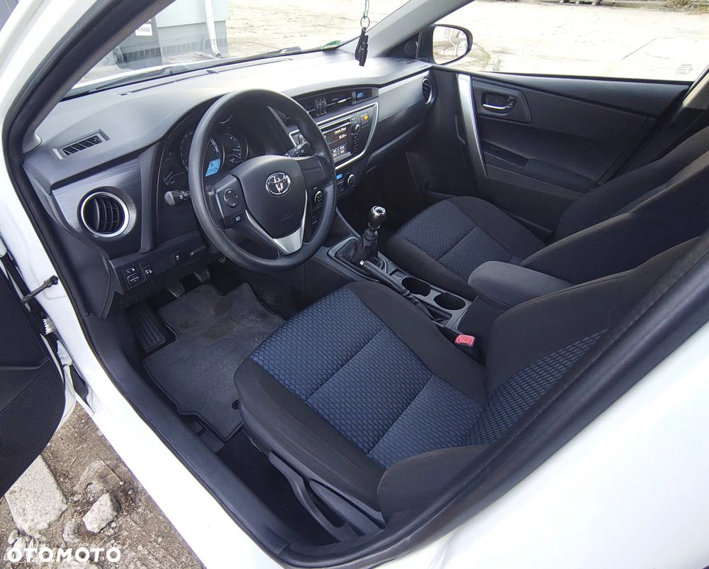 Toyota Auris - 14