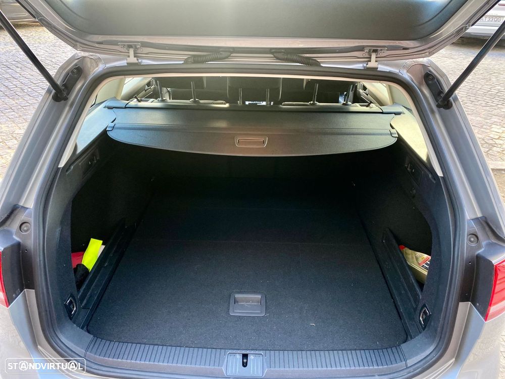 VW Passat Variant 2.0 TDI Confortline DSG - 26