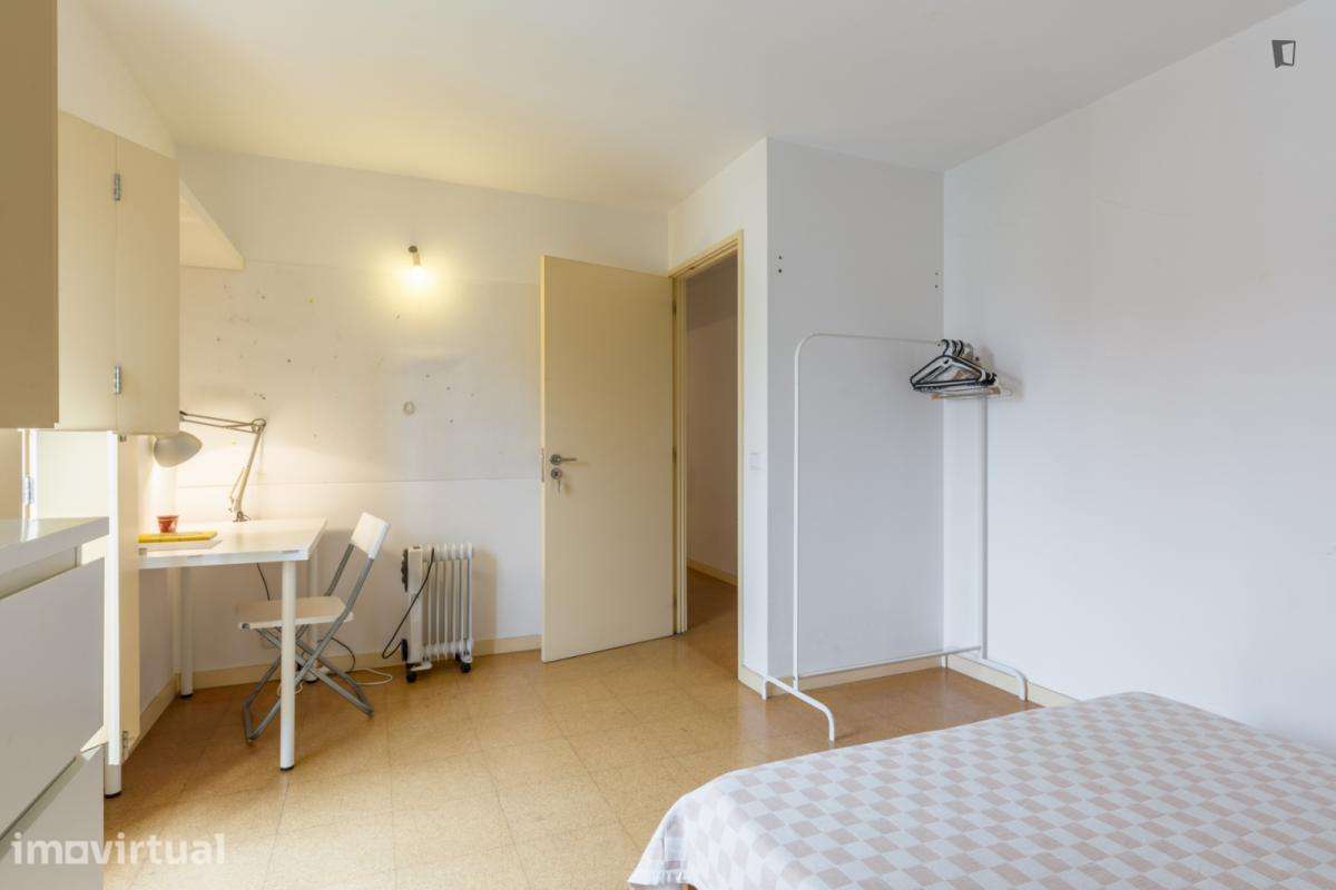 Quarto - localizado em Cedofeita Porto - Grande imagem: 4/26