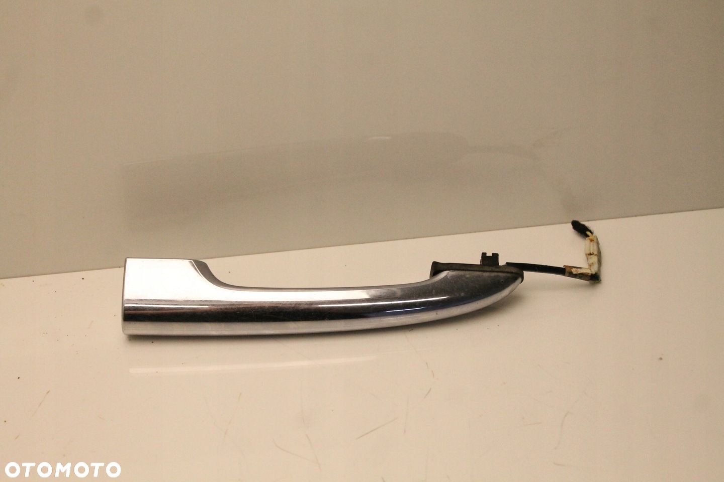 MINI CLUBMAN R55 KLAMKA KLAPY BAGAŻNIKA PRAWA PRAWY TYŁ 7167496 CHROM - 1