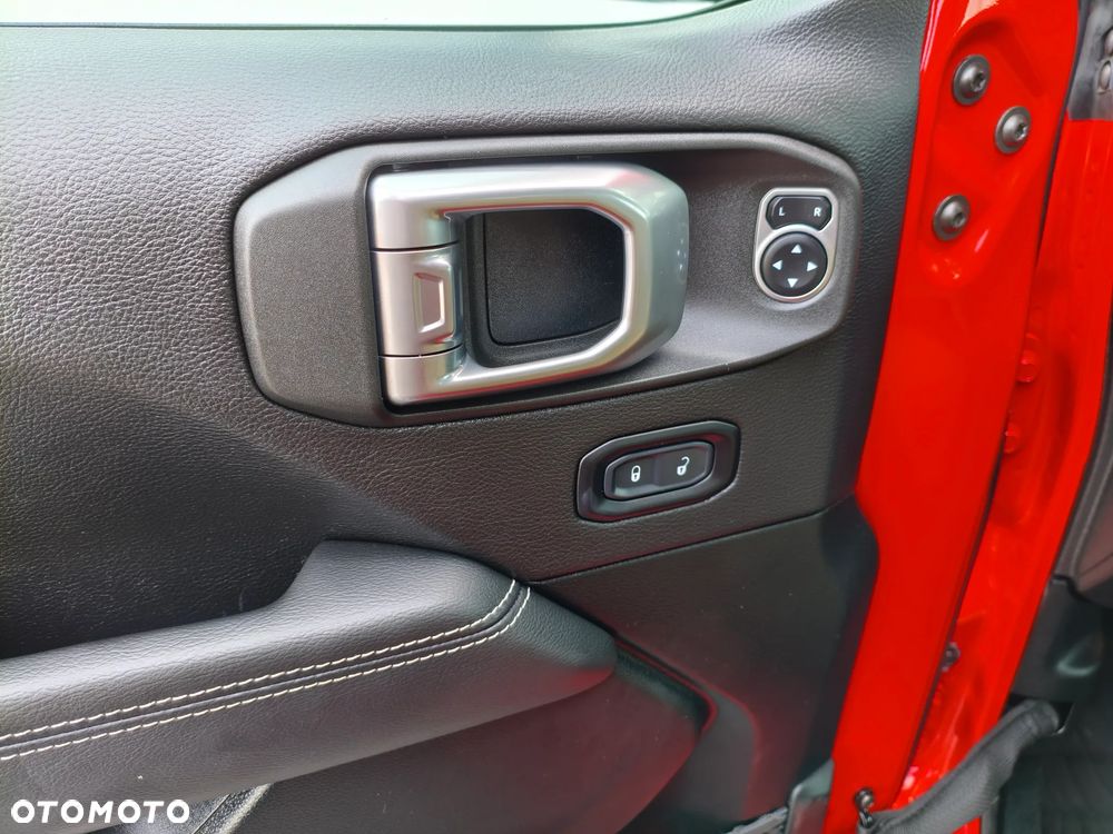 Jeep Wrangler Unlimited 2.2 CRD Sahara - 28