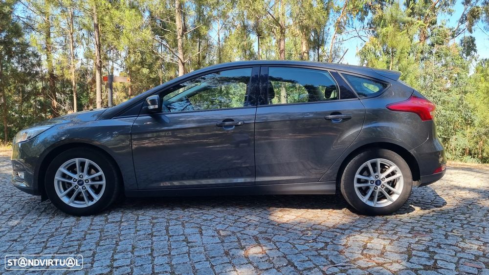 Ford Focus 1.0 EcoBoost Business - 23
