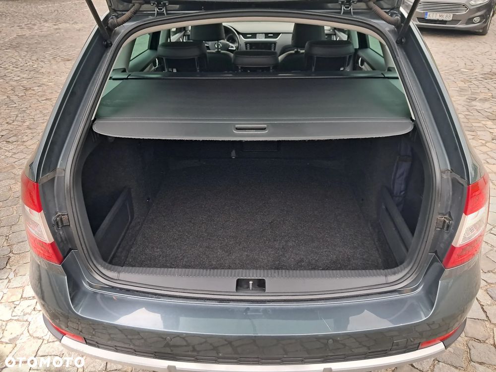 Skoda Octavia 2.0 TDI (Green tec) 4x4 DSG Scout - 16