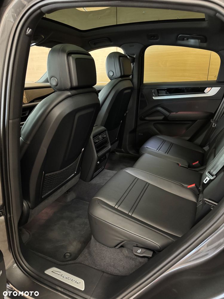 Porsche Cayenne Standard - 31