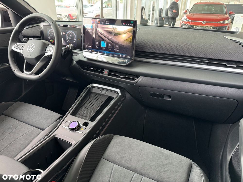 Volkswagen T-Roc 1.5 eTSI R-Line DSG - 22