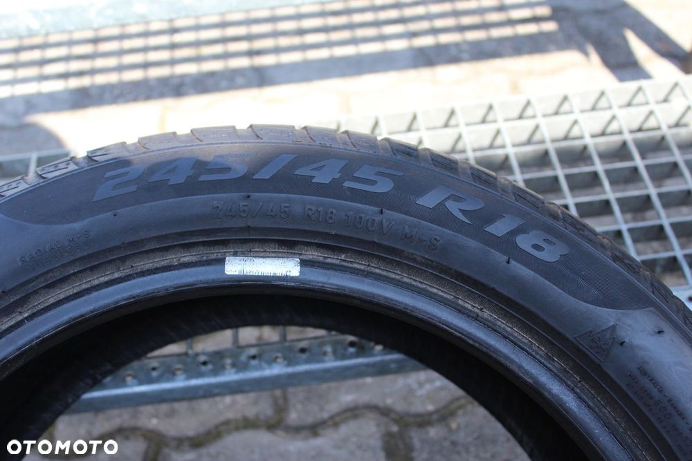 1x 245/45R18 100V XL PIRELLI WINTER SOTTOZERO 3  BMW MO 21r 6mm - 6