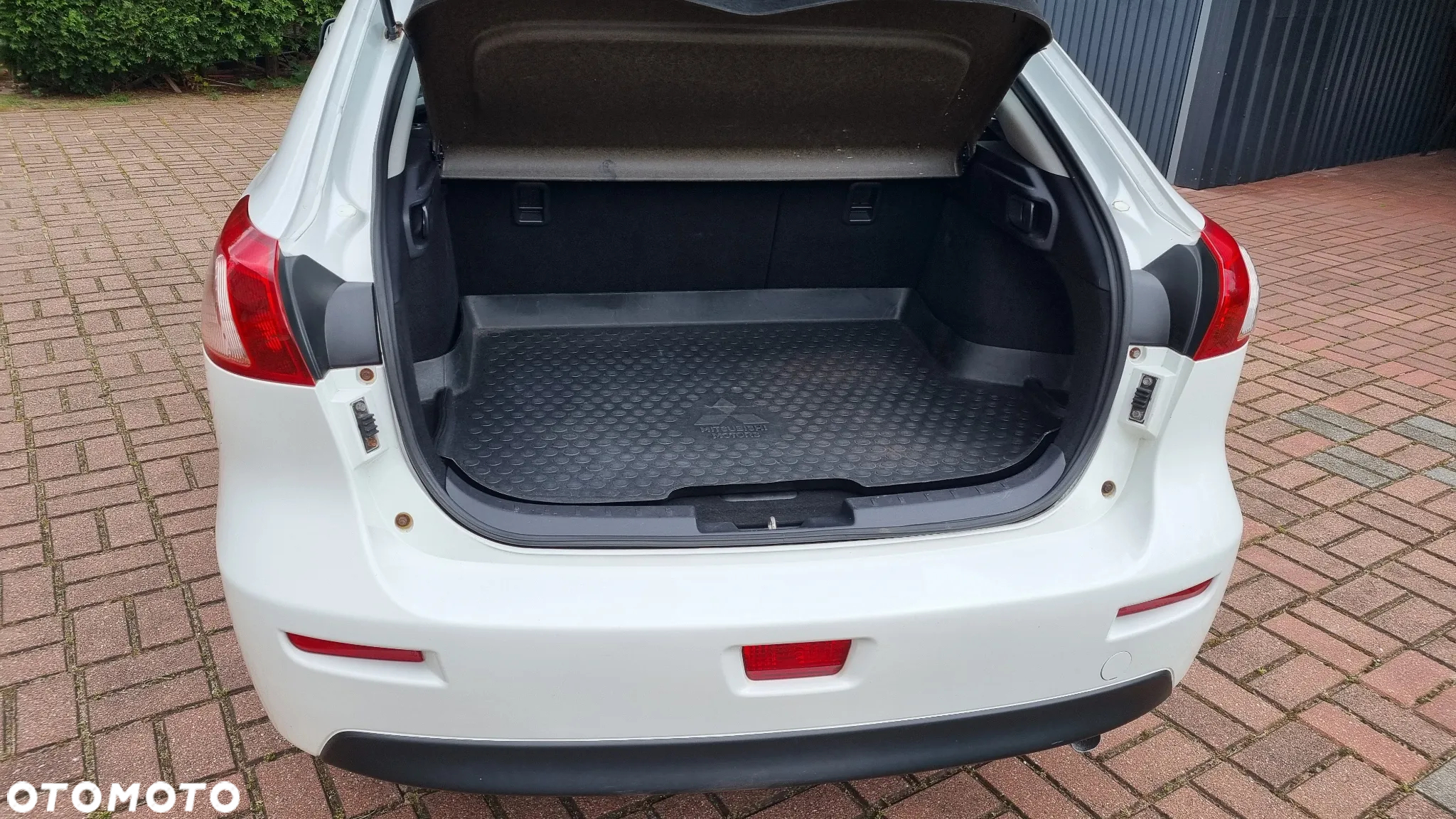Mitsubishi Lancer 1.5 - 9