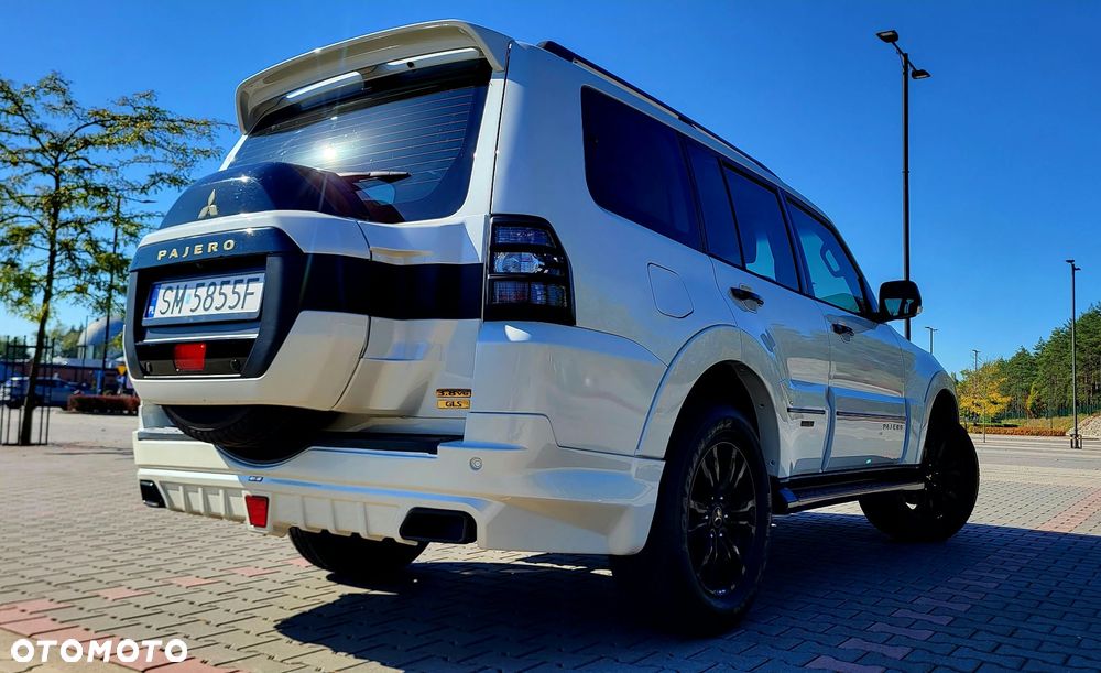 Mitsubishi Pajero - 4