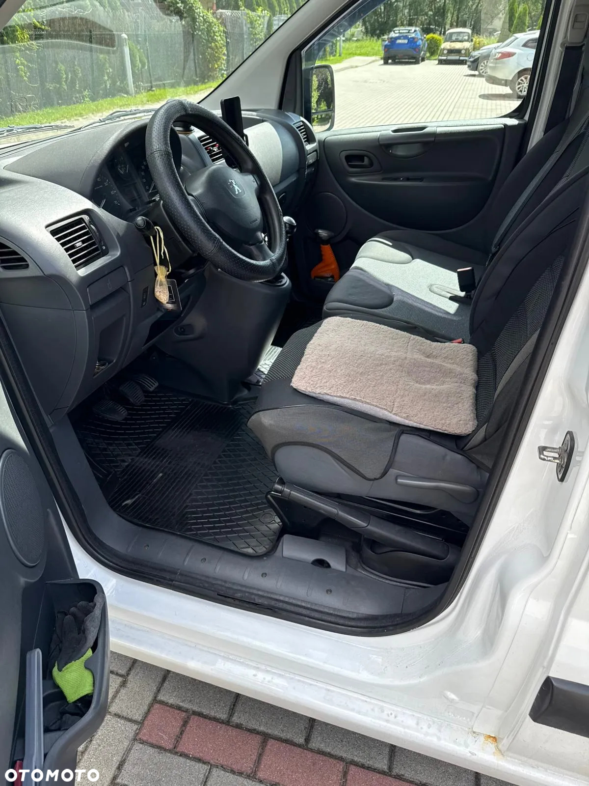 Peugeot Expert - 8