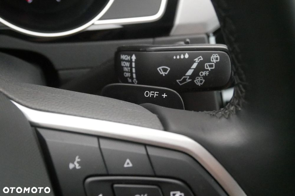 Volkswagen Passat Variant 2.0 TSI Business DSG - 24