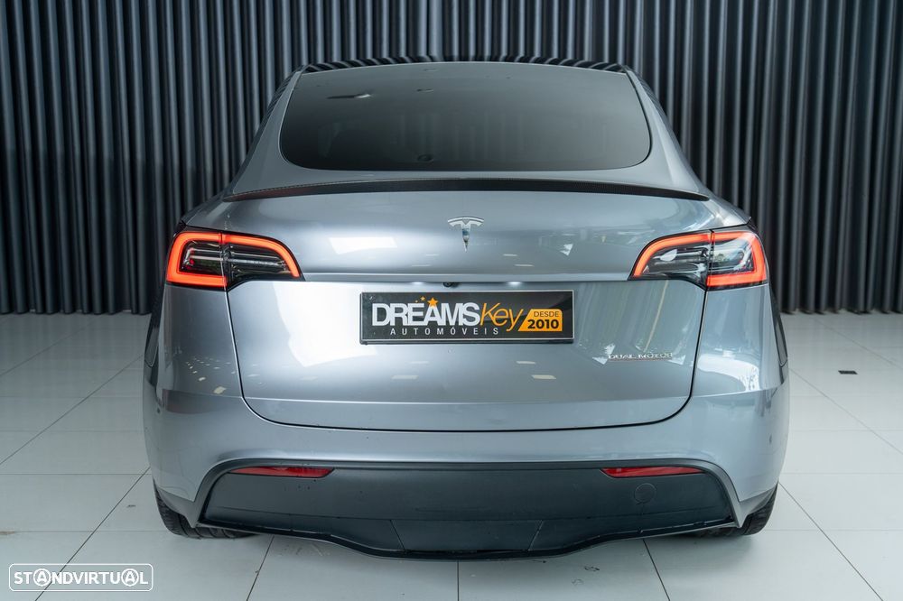 Tesla Model Y Performance Dual Motor AWD - 3