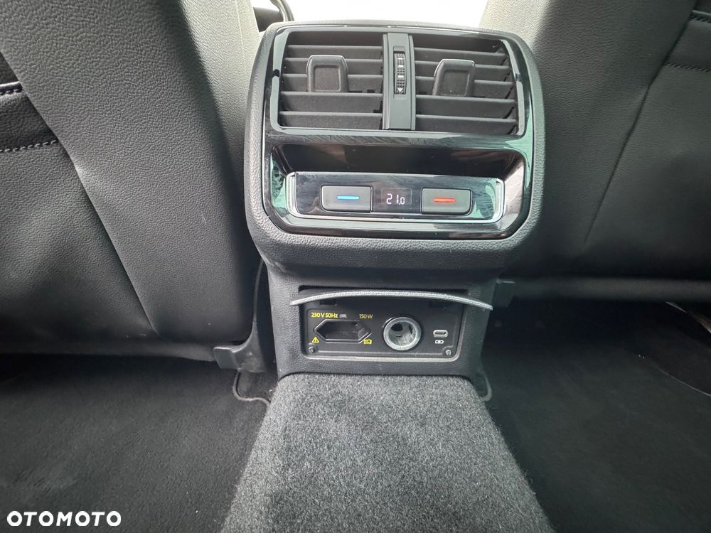 Volkswagen Passat 2.0 TDI Elegance DSG - 22