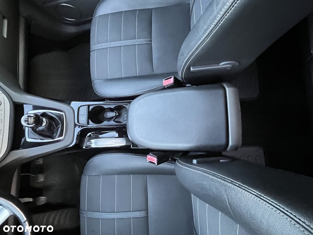 Ford Kuga 2.0 TDCi 4x4 Titanium - 16