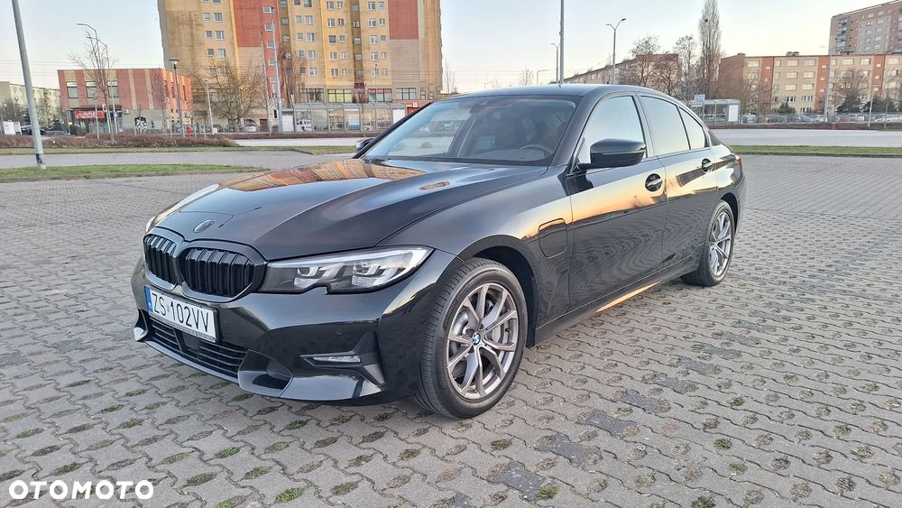 BMW Seria 3 330e M Sport - 1