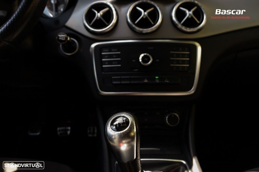 Mercedes-Benz CLA 200 d AMG Line - 40