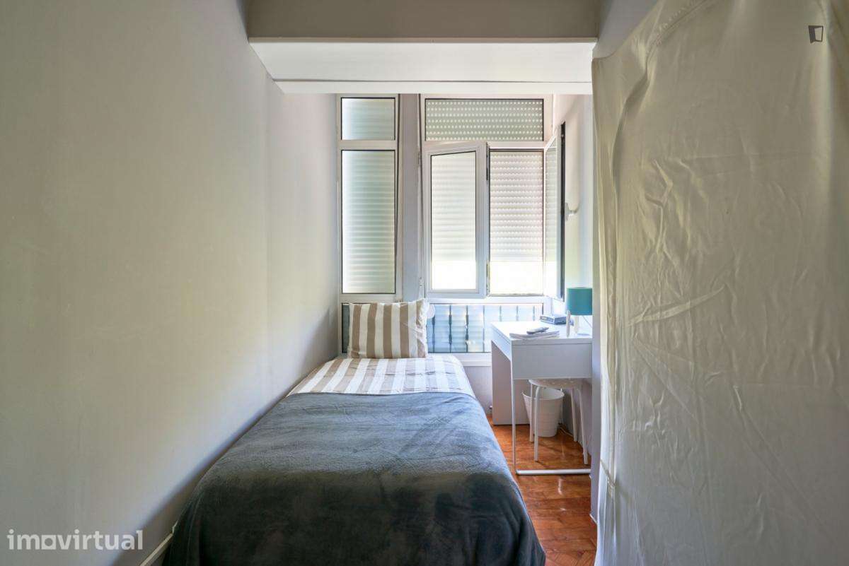 Quarto - localizado em Amadora Lisbon - Grande imagem: 2/27