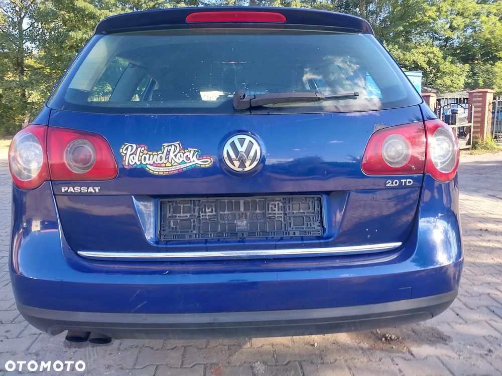 Volkswagen Passat B6 KOMBI silnik kompletny 2.0 TDI 140KM BKP Bmn Bmr Bkd Blb Bre Brf Brd Bsy Byl Bma Bwc skrzynia biegów JLU 6 biegów sprzęgło dwumasa lewarek drzwi prawe lewe przód tył klapa lusterko NIEBIESKI LC5E listwy chrom turbina turbosprężarka pompa maglownica zwrotnica zacisk kokpit panel dekory boczek drzwi tapicerka podsufitka podszybie fotel zestaw startowy sterownik szyba zamek lampa blenda wykładzina alufelgi roleta podłokietnik mechanizm tempomat kolektor osłona dolot tłumik wydech NA CZĘŚCI WSZYSTKIE CZĘŚCI - 14