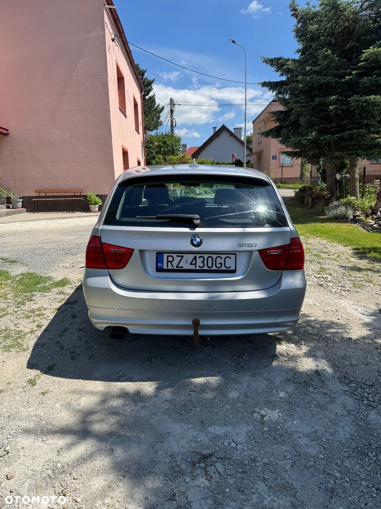BMW Seria 3 318i - 3