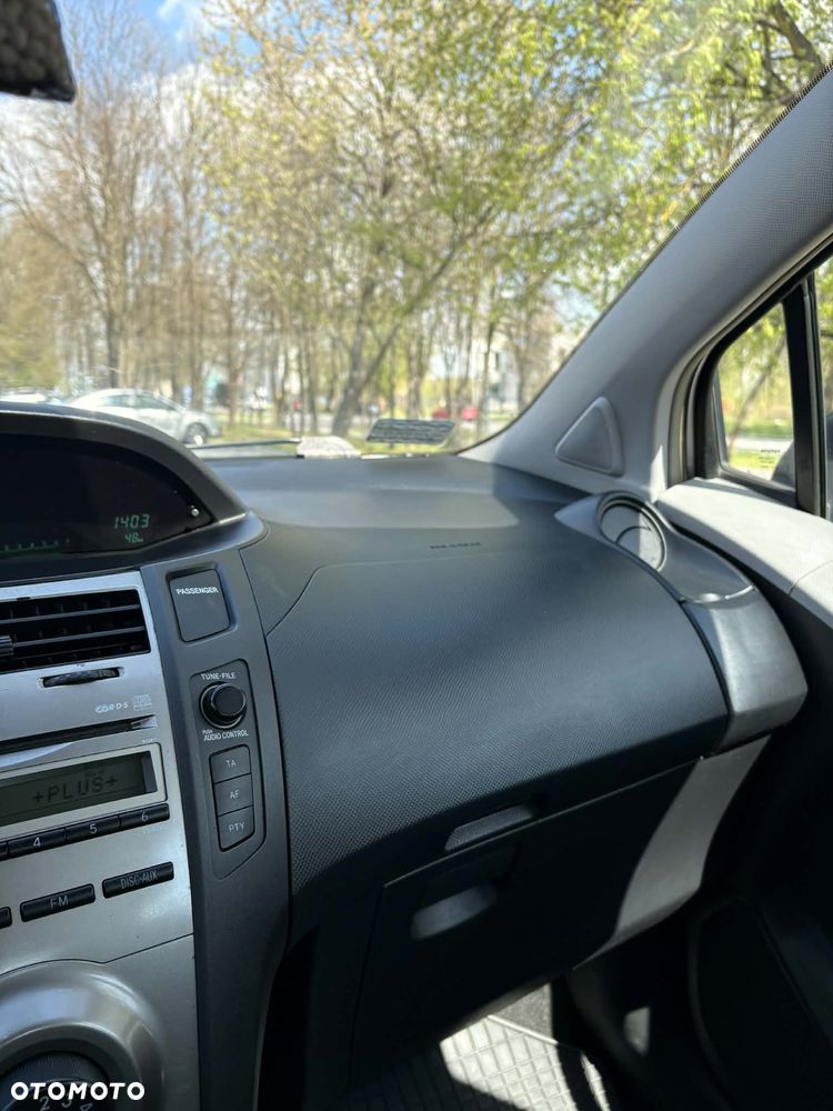 Toyota Yaris 1.0 Entry EU5 - 14