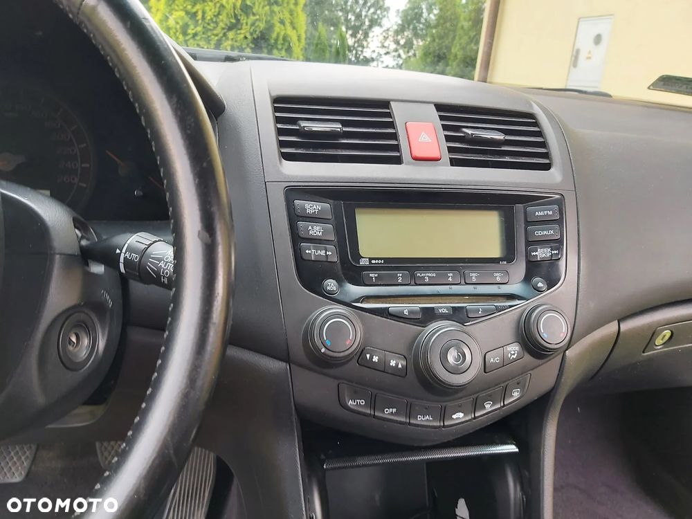 Honda Accord 2.0 Comfort - 10