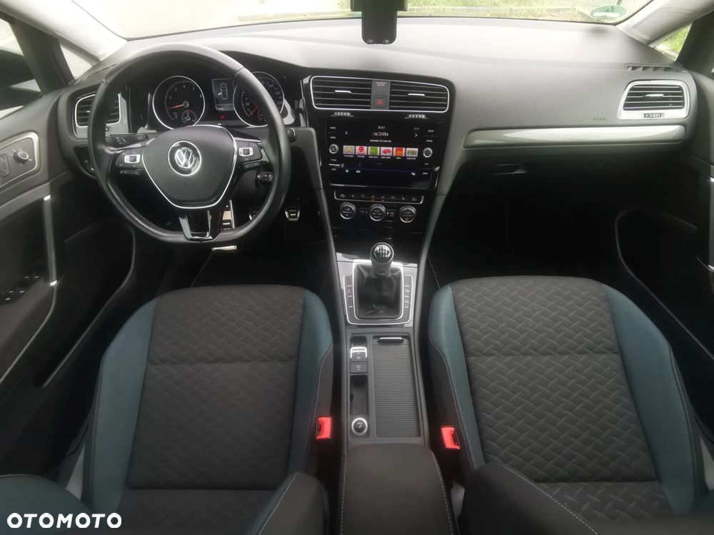 Volkswagen Golf 1.0 TSI IQ Drive - 8