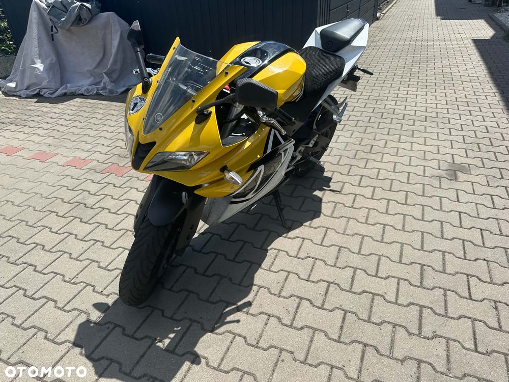 Yamaha YZF - 4