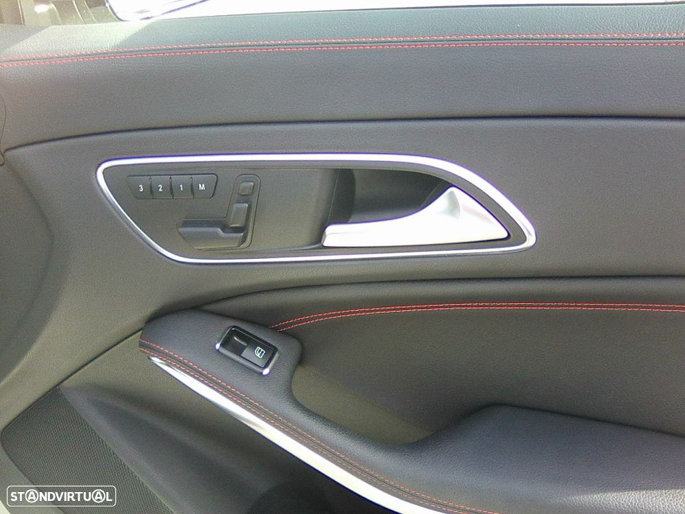 Mercedes-Benz A 45 AMG 4-Matic - 14