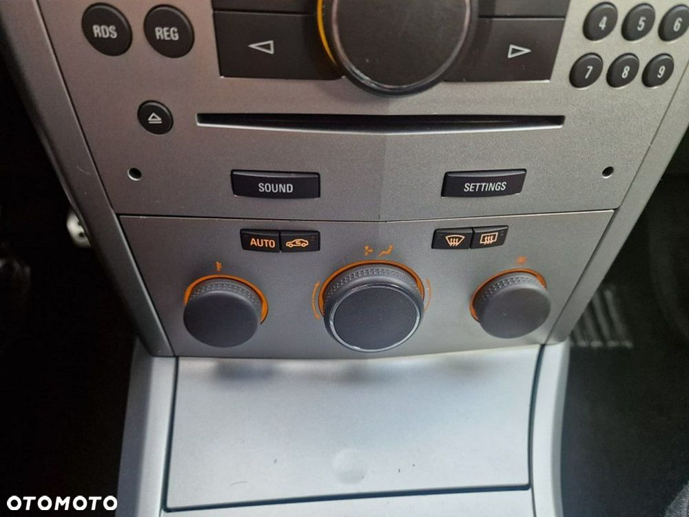 Opel Astra III GTC 1.9 CDTI Sport - 18