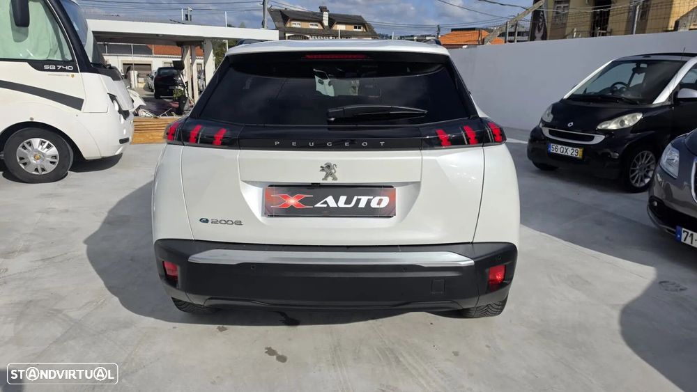 Peugeot e-2008 Allure - 4