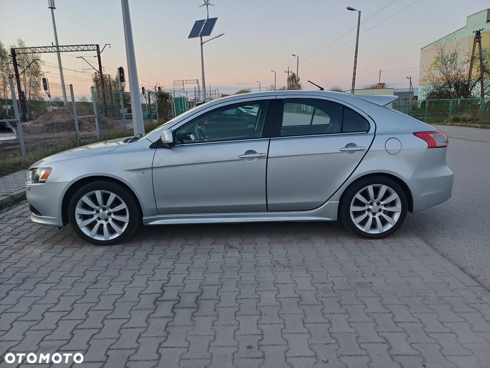 Mitsubishi Lancer 1.8 Invite - 6