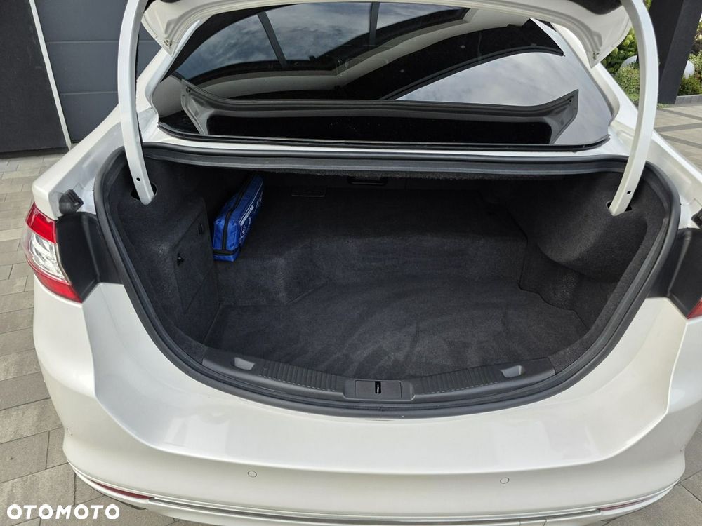Ford Mondeo 2.0 Hybrid Vignale - 24
