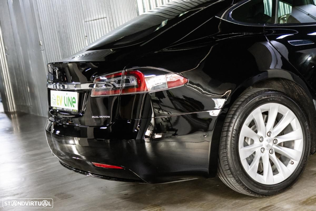 Tesla Model S - 18