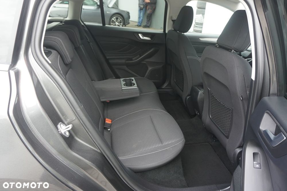Ford Focus 1.0 EcoBoost Titanium - 24