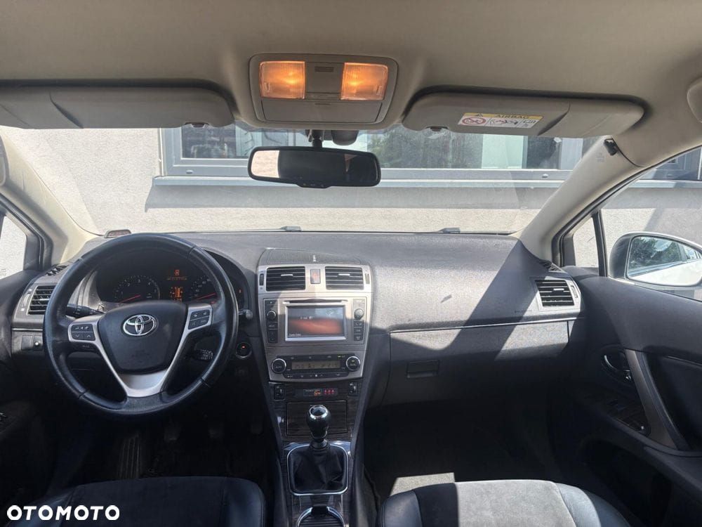 Toyota Avensis 2.2 D-4D Premium - 6