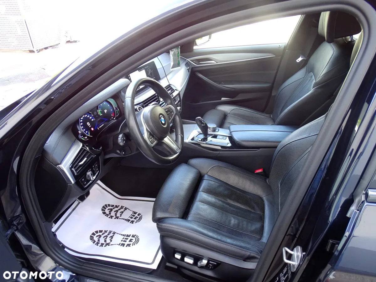 BMW Seria 5 520d M Sport - 11