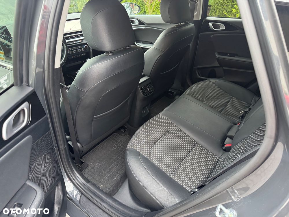 Kia Ceed 1.5 T-GDI Business Line Plus - 30