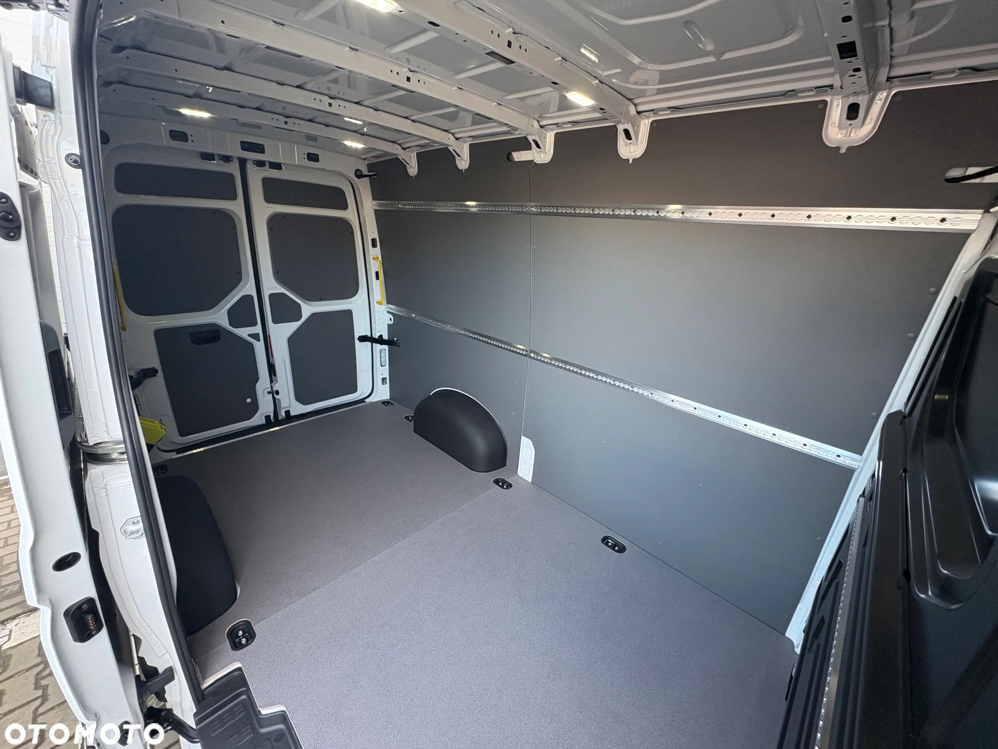 Volkswagen Crafter - 10