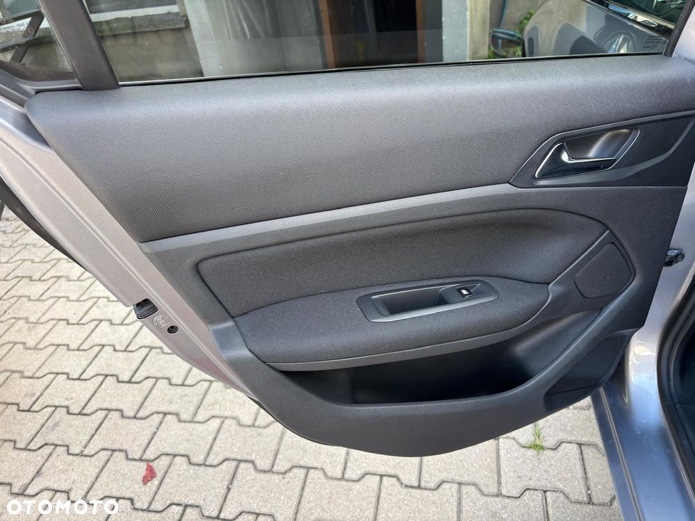 Peugeot 308 - 13