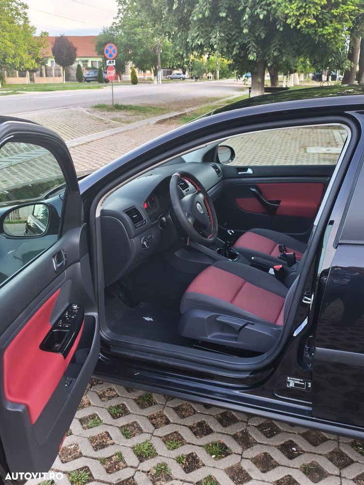 Volkswagen Golf - 6