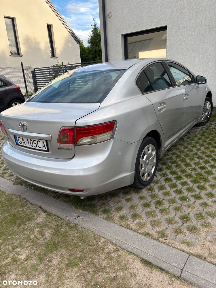 Toyota Avensis - 5