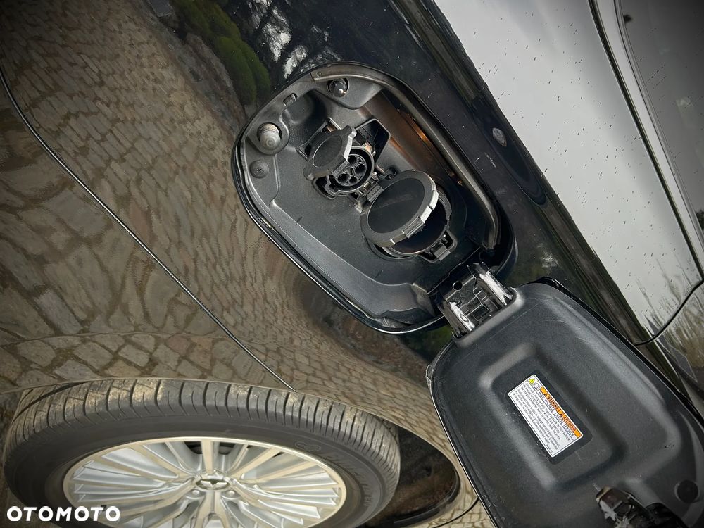 Mitsubishi Outlander Instyle NAVI + - 20