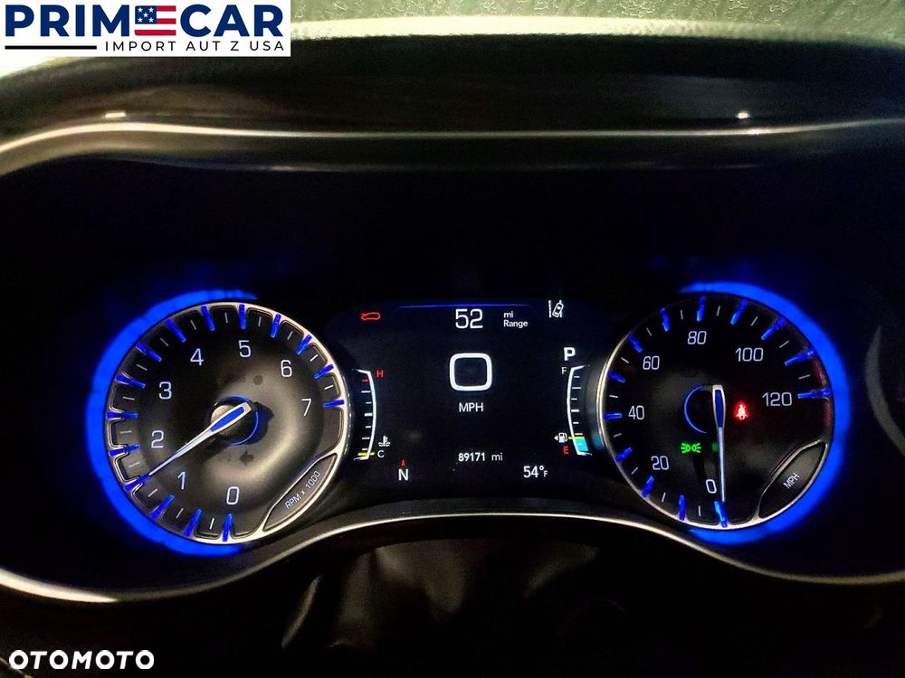 Chrysler Pacifica - 11