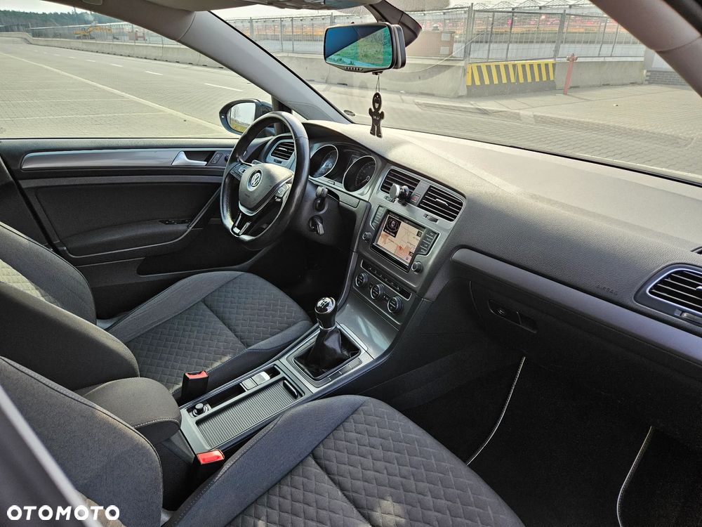Volkswagen Golf - 18